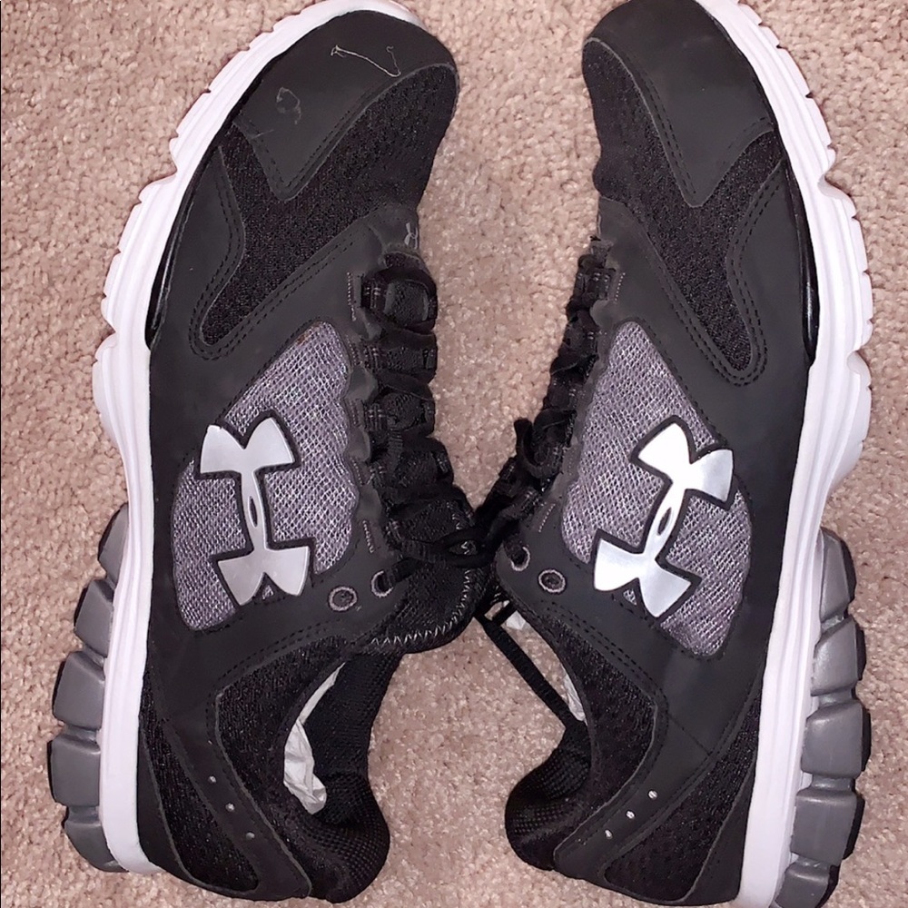New mens sneakers Under armour